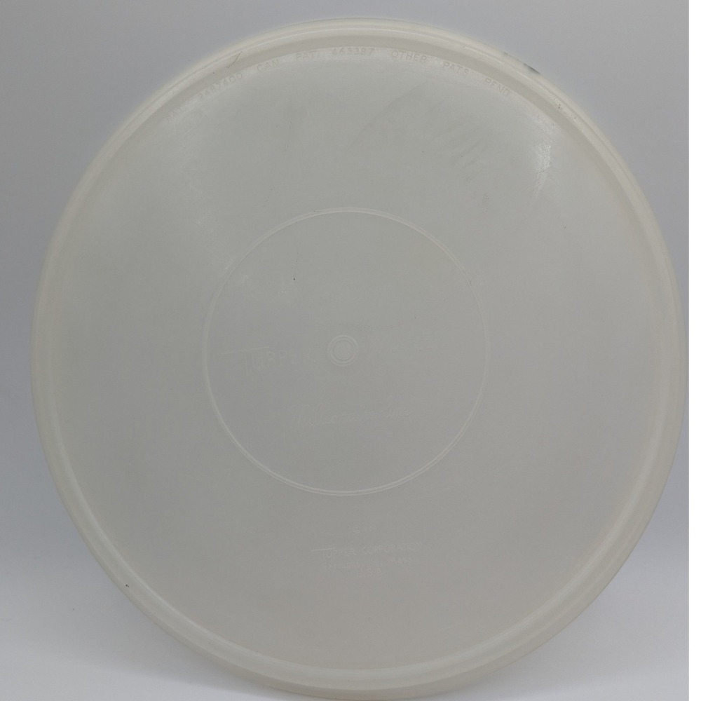 Tupperware Millionaire Line Seal 224-4 Round Lid Beige Plastic Replacement‎ Part